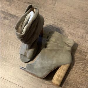 BRAND NEW SUEDE taupe booties